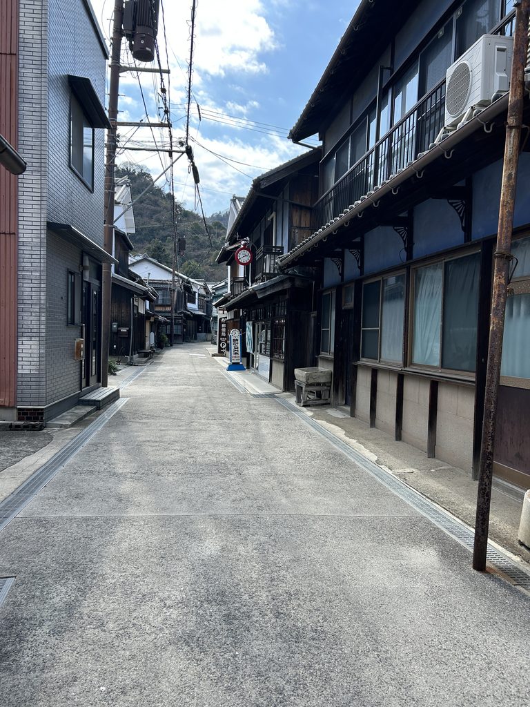 A quiet street in the historic district of Mitarai, Osaki-Shimojima.