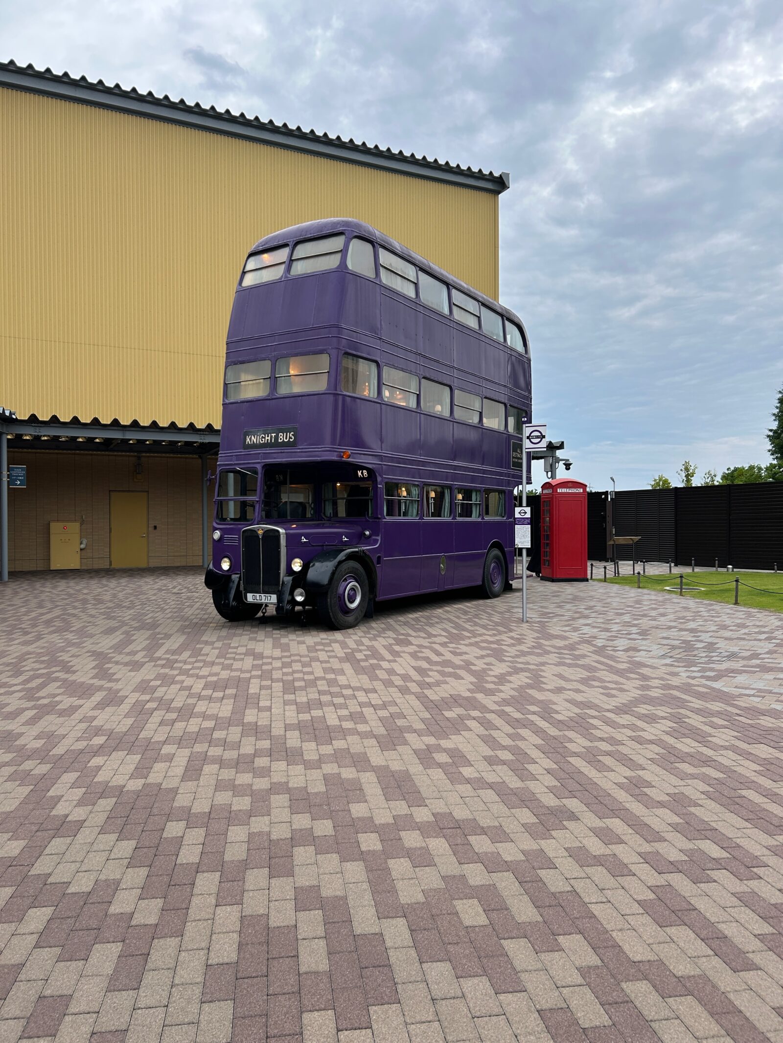 Purple Knight Bus on display at Warner Bros. Studio Tour Tokyo